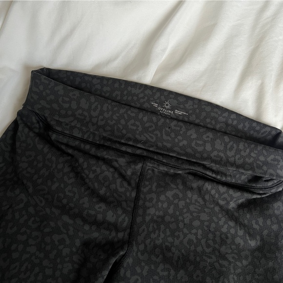 Grey cheetah print offline leggings from Aerie 🐆 - Picture 2 of 3